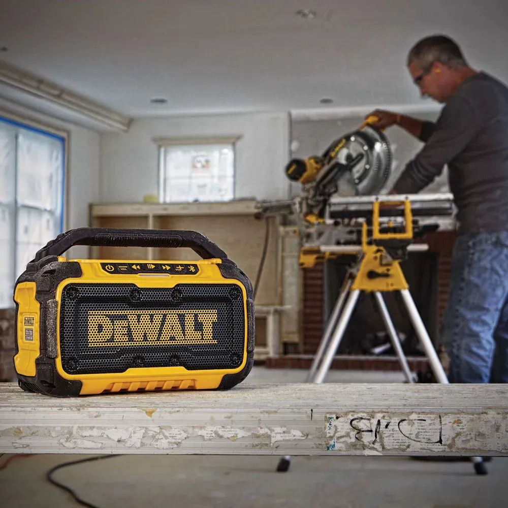 PARLANTE ALTAVOZ 12V / 20V MAX CON BLUETOOTH DEWALT DCR010 - 5