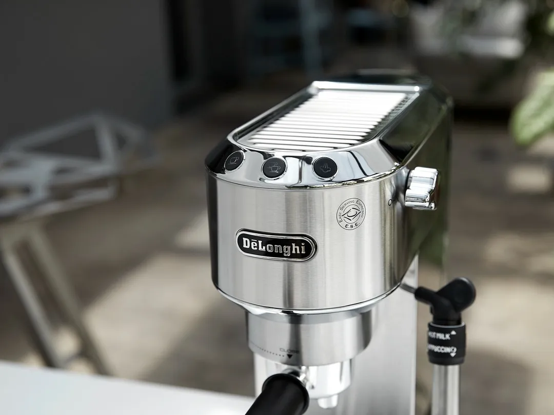 CAFETERA DE ESPRESSO DEDICA STYLE METAL DELONGHI EC685.M - 3