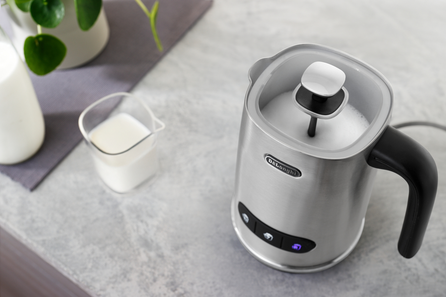VAPORIZADOR LATTE MIX DELONGHI EMF3.M - 5