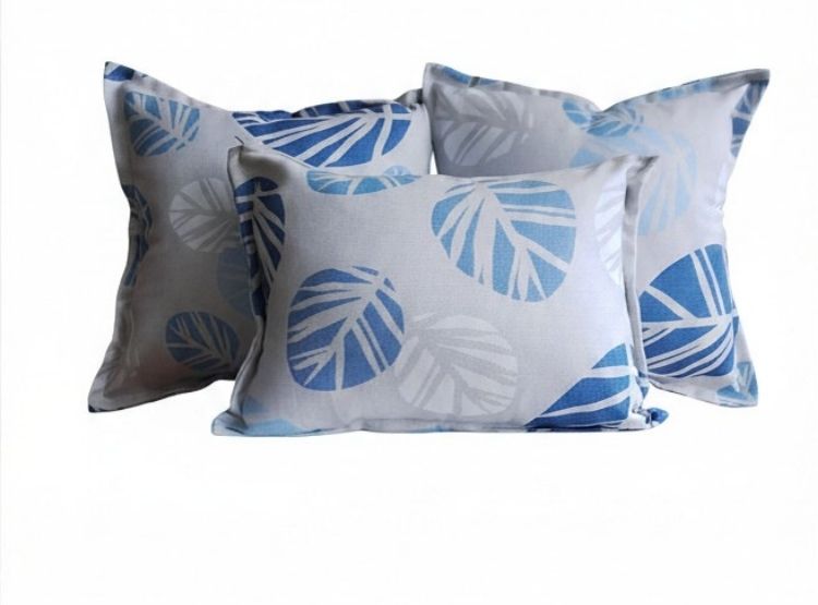 COJIN LUJO 35 CM X 50 CM GRIS CLARO ESTAMPADO HOJAS CELESTE UNIDAD - 3
