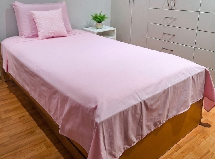 EDREDÓN LUJO 1.5 PLAZAS ROSADO ESTAMPADO REVERSIBLE CON JUEGO DE SÁBANAS 5 PIEZAS - 3