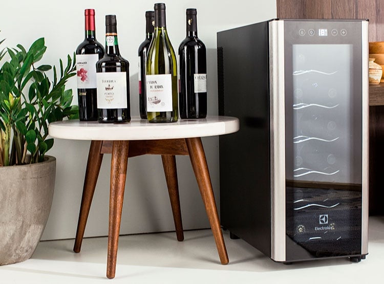 CAVA DE VINO ELECTROLUX 12 BOTELLAS ERW122XAMB VINERA NEGRO - 6
