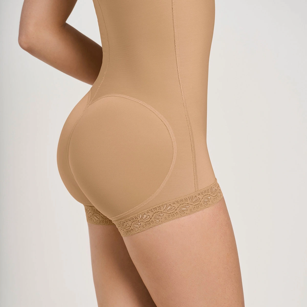 FAJA ESTILO BODY DE COMPRESIÓN FUERTE LEVANTA COLA - 4