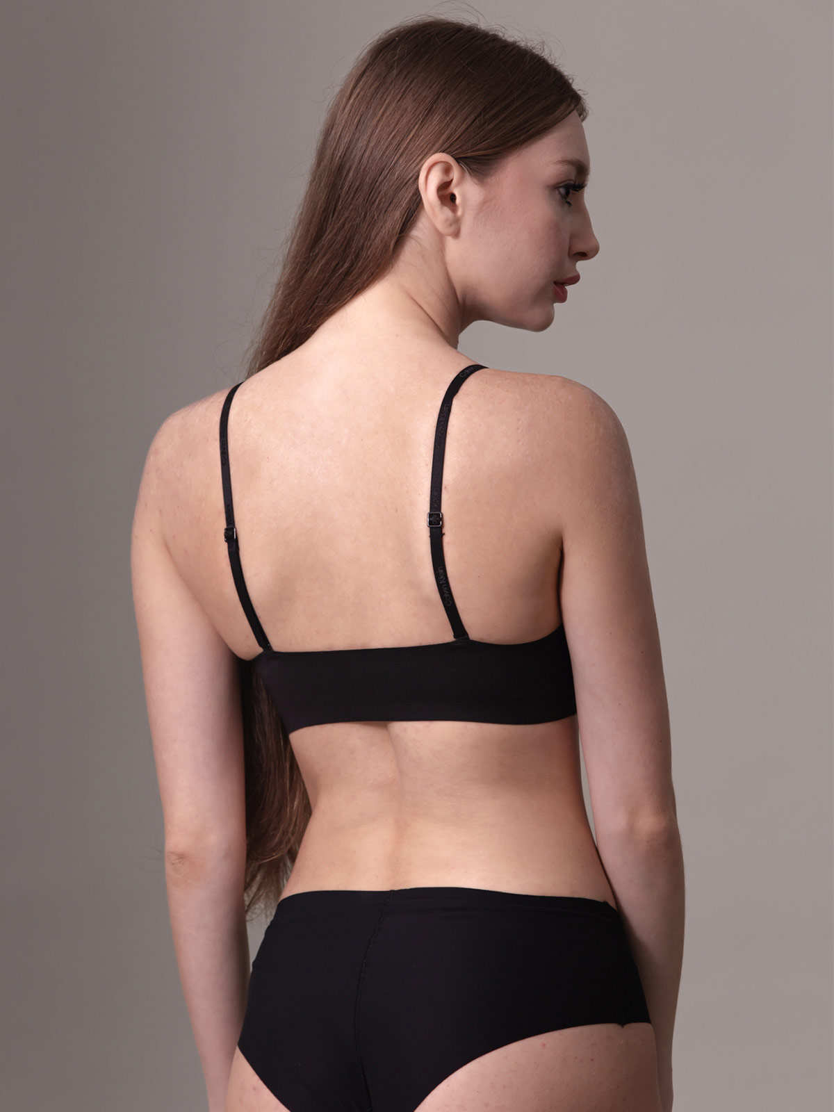 SOSTÉN MUJER CALVIN KLEIN - 4