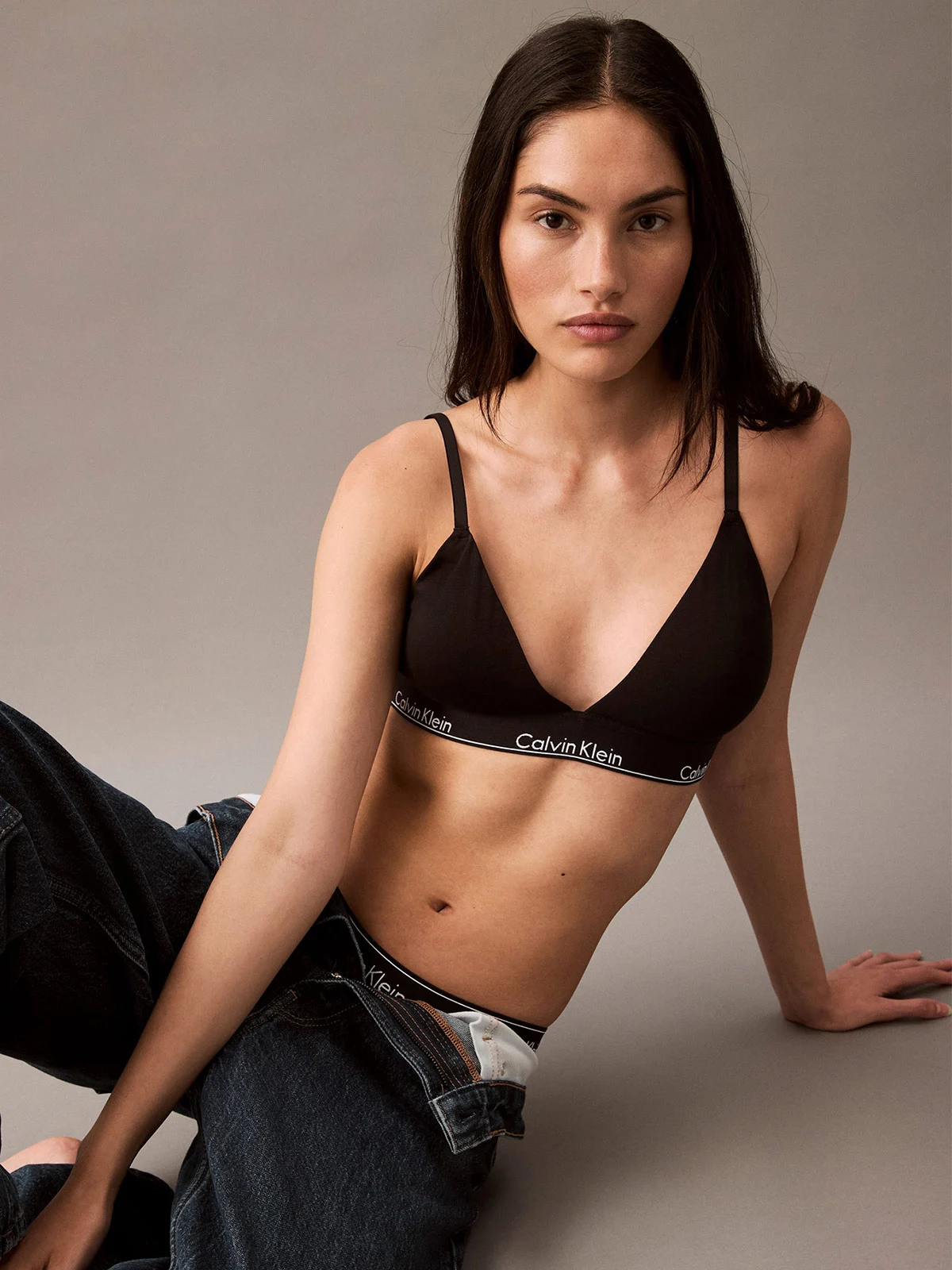 SOSTÉN MUJER CALVIN KLEIN - 3