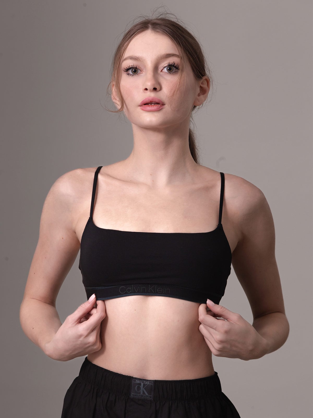 SOSTÉN MUJER CALVIN KLEIN - 2