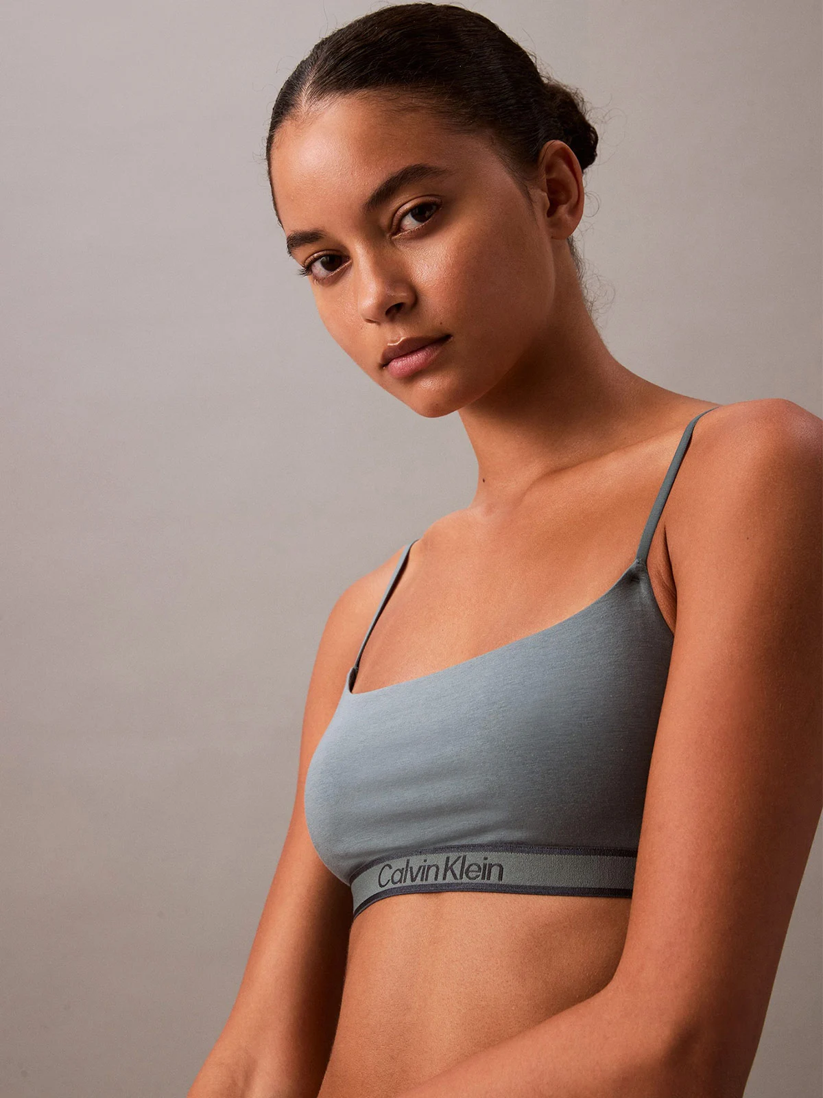 SOSTÉN MUJER CALVIN KLEIN - 6