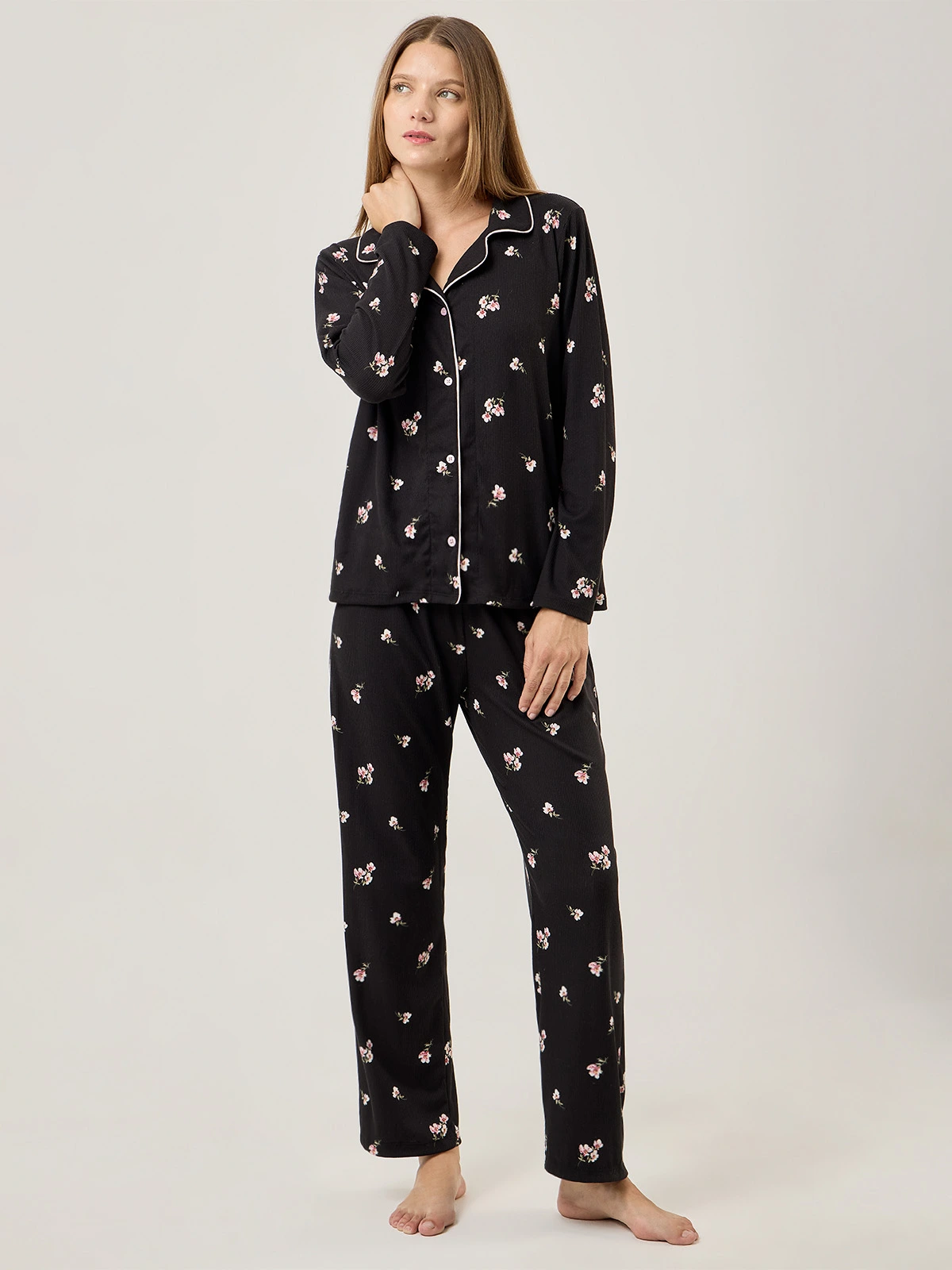 PIJAMA MANGA LARGA MUJER AZIZ NEGRO ROSAS - 1