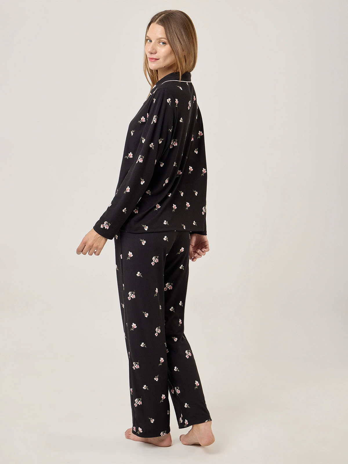 PIJAMA MANGA LARGA MUJER AZIZ NEGRO ROSAS - 2