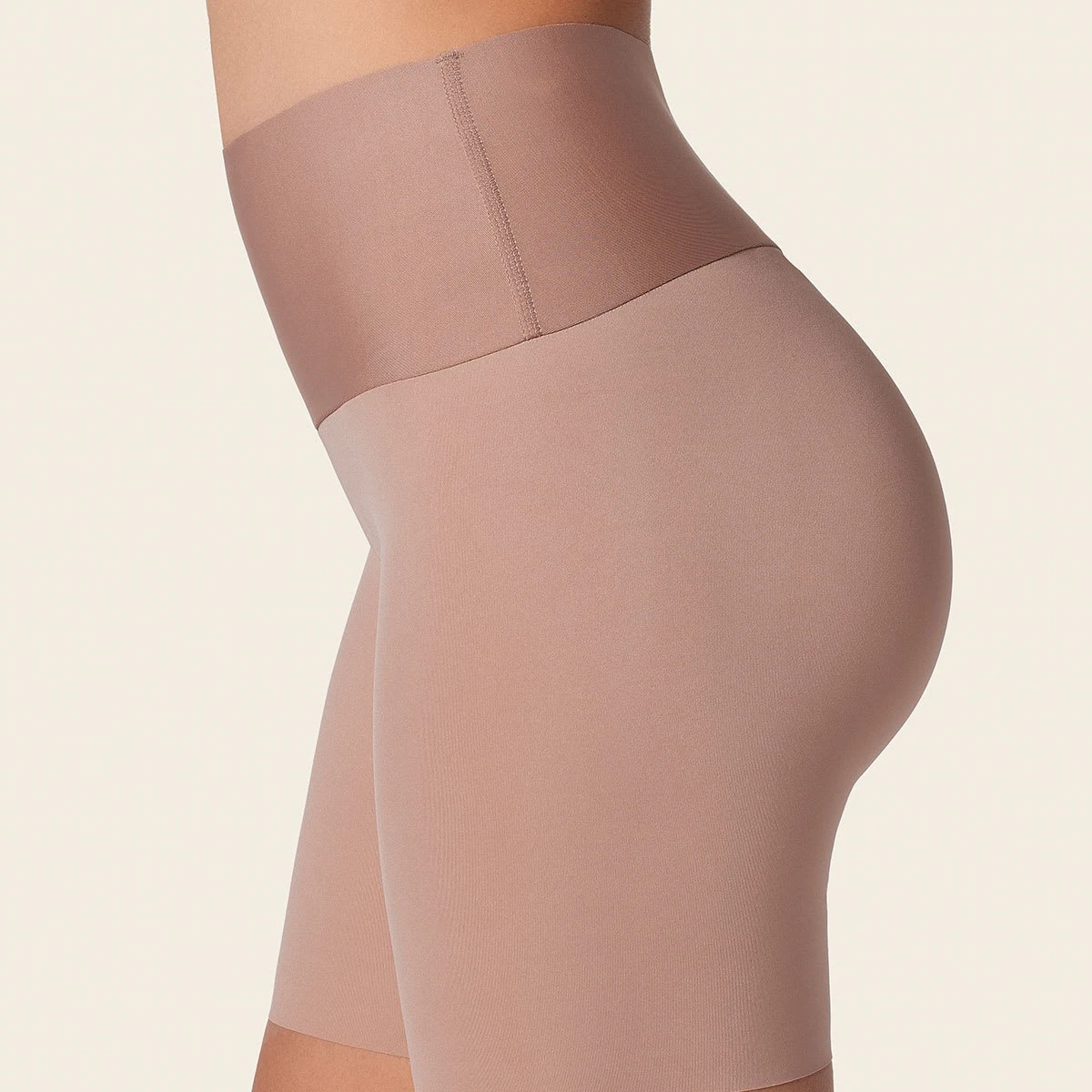 SHORT DE CONTROL MODERADO ASPECTO INVISIBLE CON FAJÓN ANTIDESLIZANTE - 1