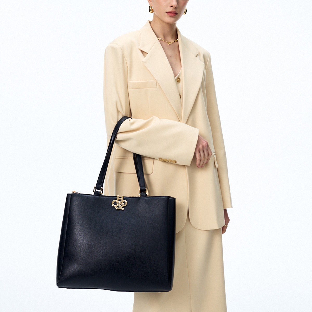 CARTERA TOTE H&CO. 7262 NEGRO T/U - 6