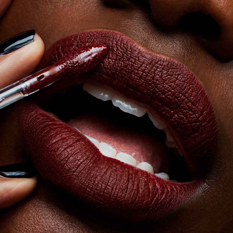 LABIAL MAC LÍQUIDO RETRO MATTE LIQUID LIPCOLOUR CARNIVOROUS - 4
