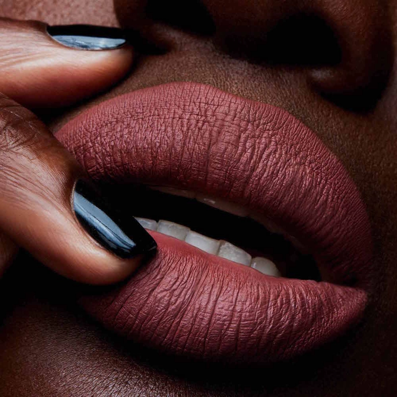 LABIAL MAC LÍQUIDO RETRO MATTE LIQUID LIPCOLOUR TOPPED WITH BRANDY - 4