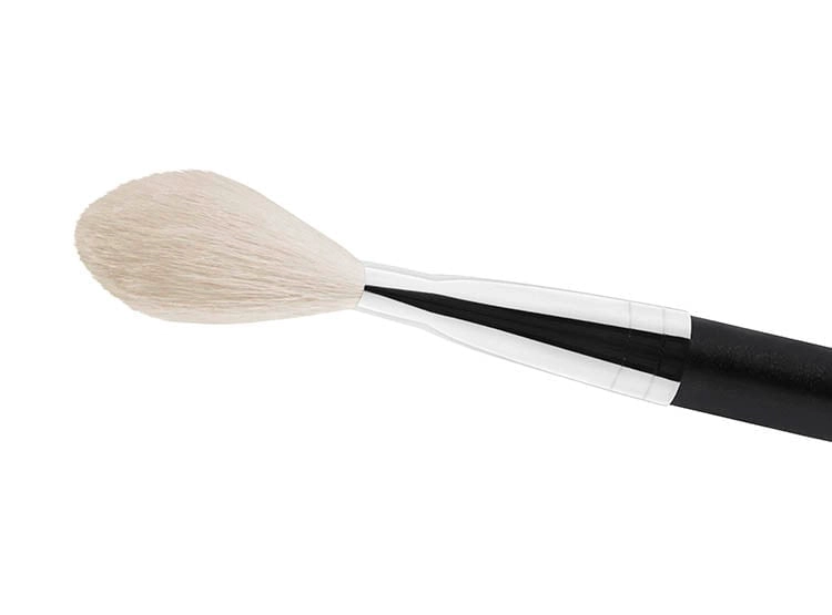 BROCHA MAC 135S LARGE FLAT POWDER - 2