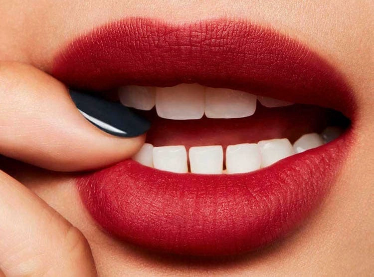 LABIAL MAC POWDER KISS LIQUID LIPCOLOUR MAKE LOVE TO THE CAMERA - 4