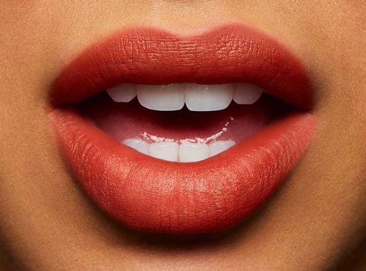 LABIAL MAC POWDER KISS LIQUID LIPCOLOUR SORRY NOT SORRY - 5