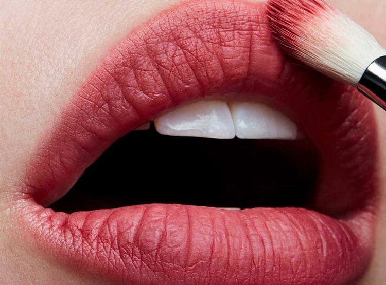 LABIAL MAC POWDER KISS LIPSTICK STAY CURIOUS - 3