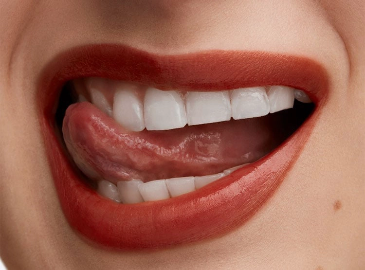 LABIAL MAC LUSTREGLASS LIPSTICK PDA - 3