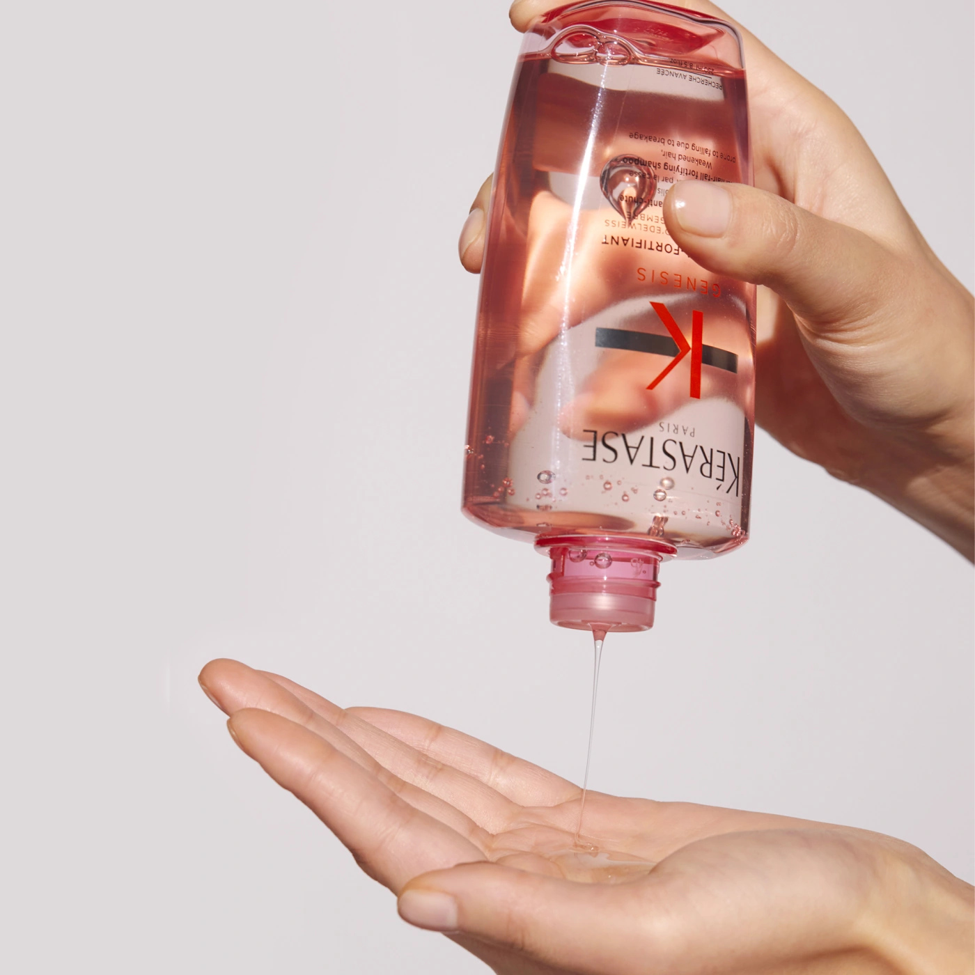 SHAMPOO PARA CABELLO NORMAL A GRASO CON TENDENCIA A LA CAÍDA POR CEPILLADO BAIN HYDRA-FORTIFIANT GENESIS 250ML - 2