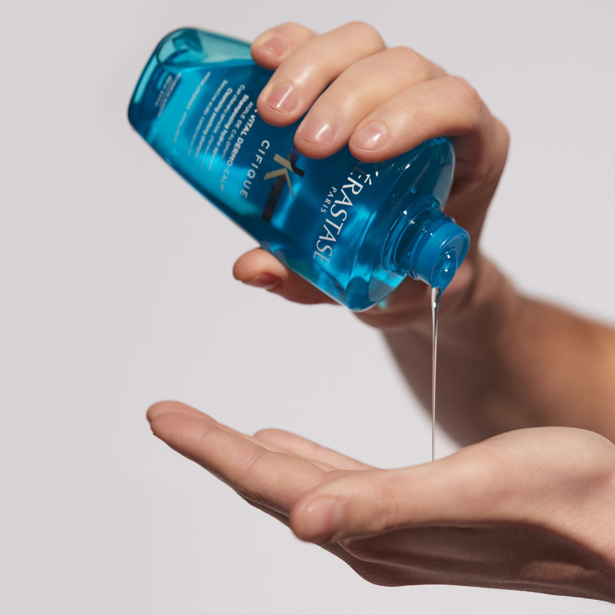SHAMPOO HIPOALERGÉNICO CALMANTE PARA CUERO CABELLUDO SENSIBLE SPECIFIQUE BAIN VITAL 250ML - 7