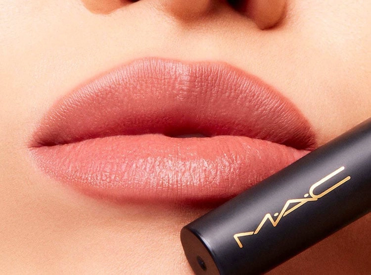 LABIAL MAC POWDER KISS VELVET BLUR SLIM STICK OVER THE TAUPE - 4