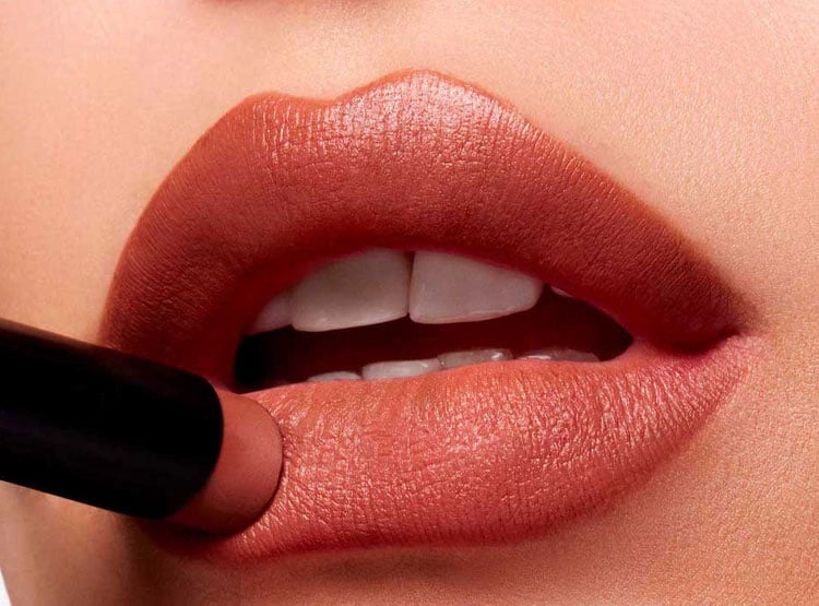 LABIAL MAC POWDER KISS VELVET BLUR SLIM STICK SPICE WORLD 2 G - 3