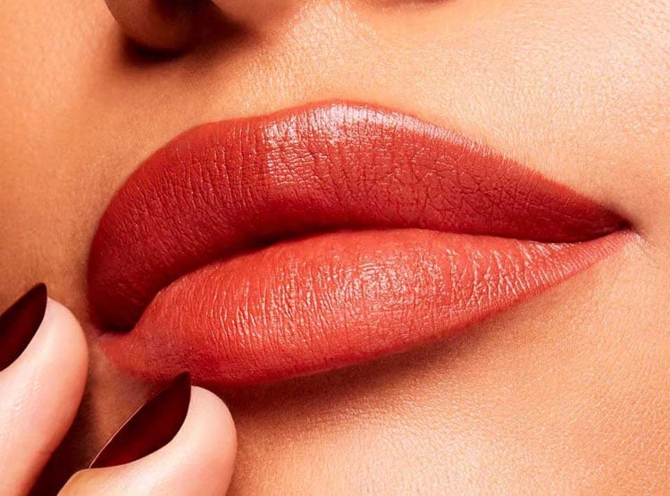 LABIAL MAC POWDER KISS VELVET BLUR SLIM STICK MARRAKESH-MERE 2 G - 3