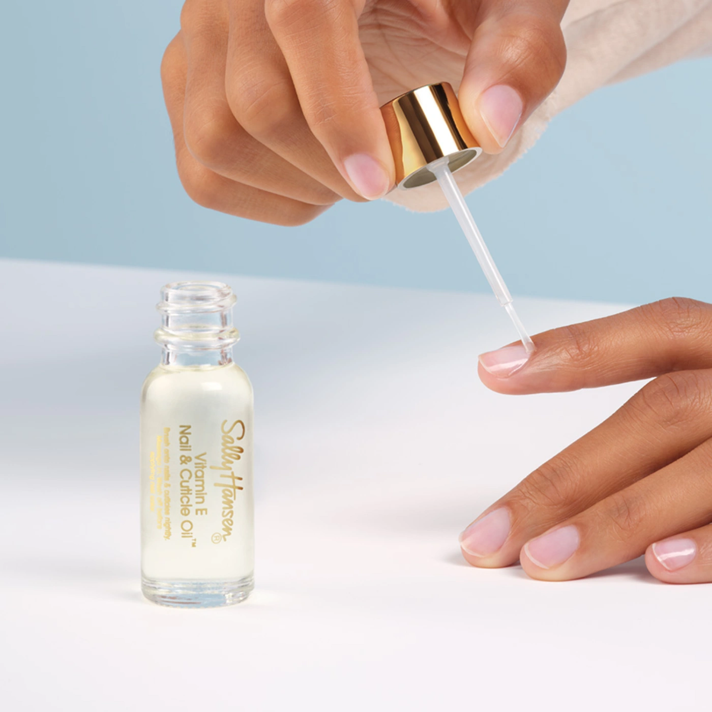ESMALTE SALLY HANSEN 30222250000 13.3 ML TRATAMIENTO ACEITE PARA UÑAS Y CUTÍCULAS CON VITAMINA E - 5