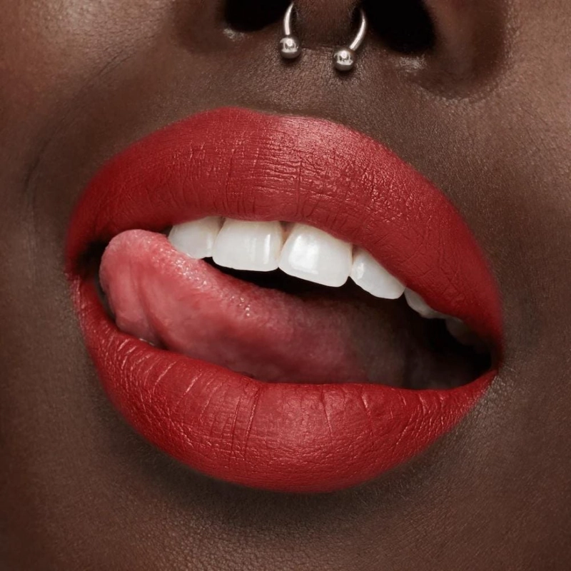 LABIAL MAC XIMAL SILKY MATTE VIVA GLAM LIPSTICK EN TONO VIVA HEART - 5