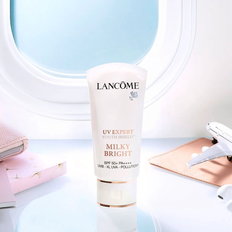 BLOQUEADOR LANCOME UV EXPERT YOUTH SHIELD MILKY BRIGHT SPF50 50 ml - 3
