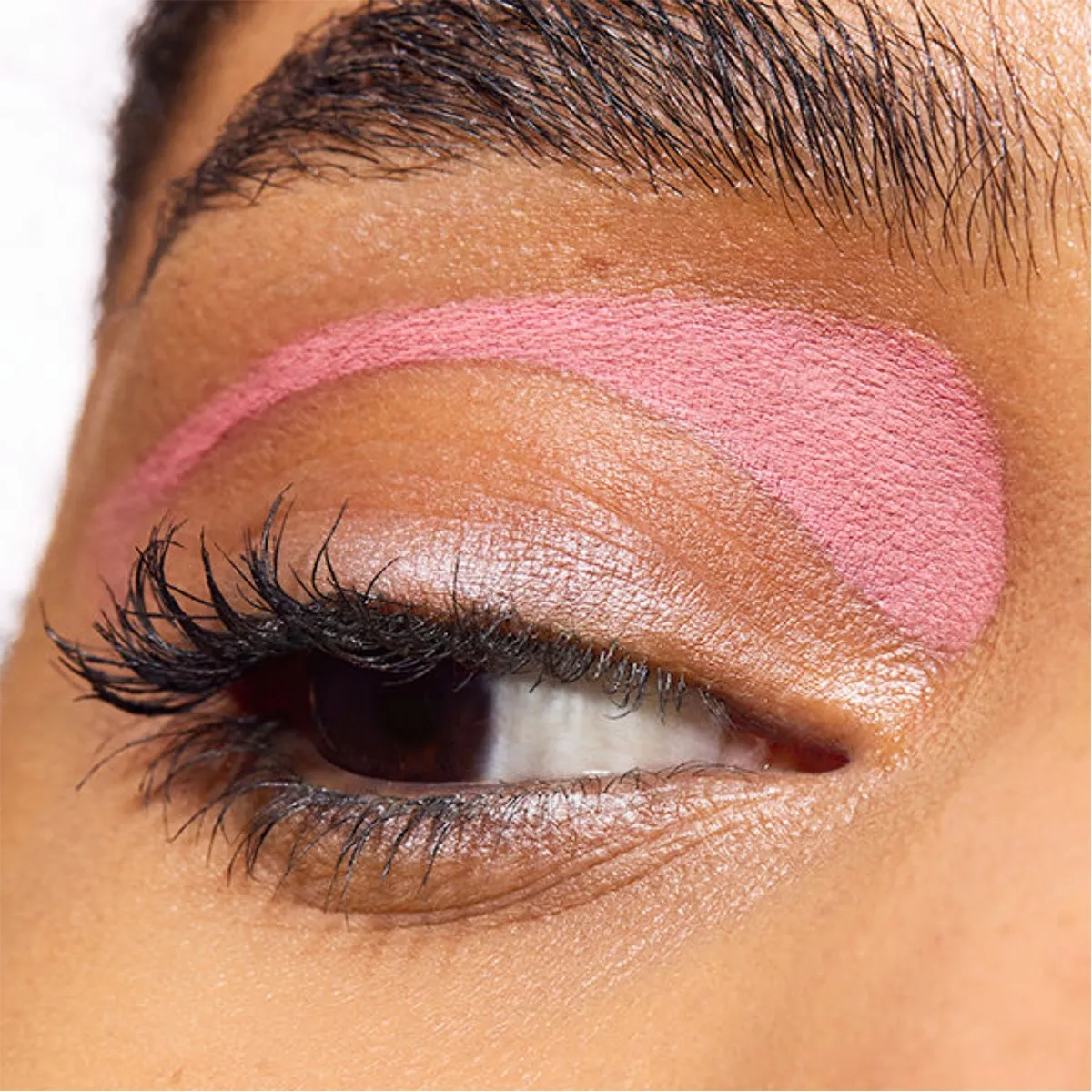DELINEADOR DE OJOS EN GEL MAC COLOUR EXCESS EN EL TONO STRAWBERRY MILK - 2