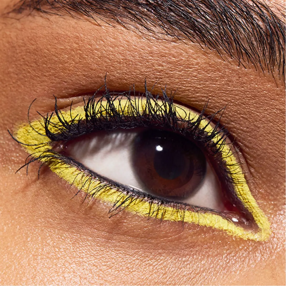 DELINEADOR DE OJOS EN GEL MAC COLOUR EXCESS EN EL TONO BANANAS LIGHT - 3