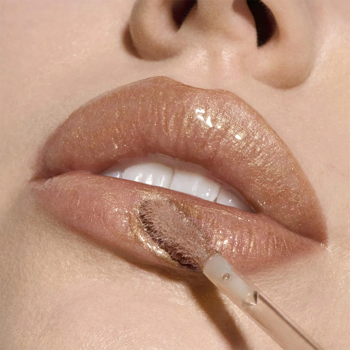 LABIAL MAC LIPGLASS AIR NON STICKY GLOSS SO GOLDEN - 2