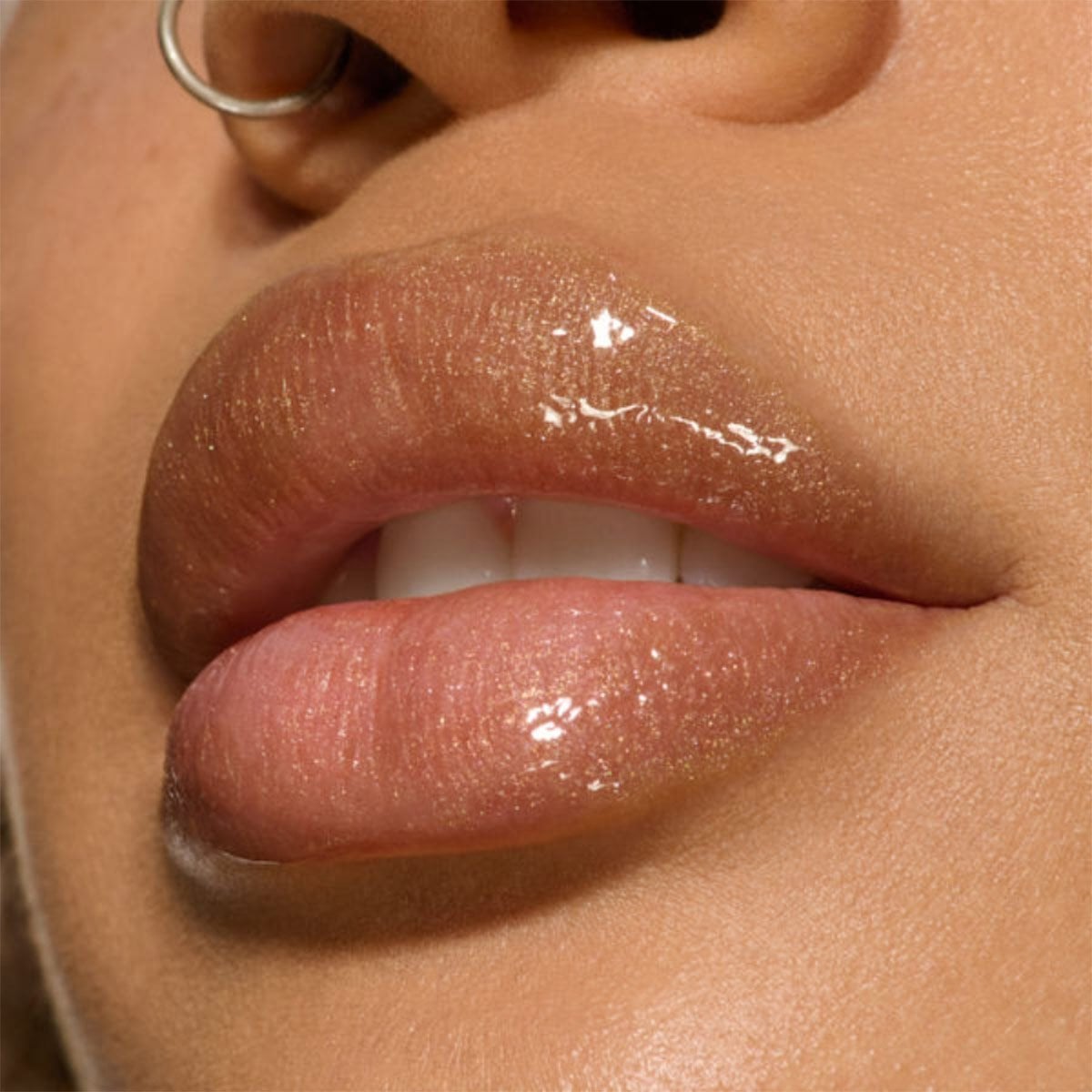 LABIAL MAC LIPGLASS AIR NON STICKY GLOSS SO GOLDEN - 3