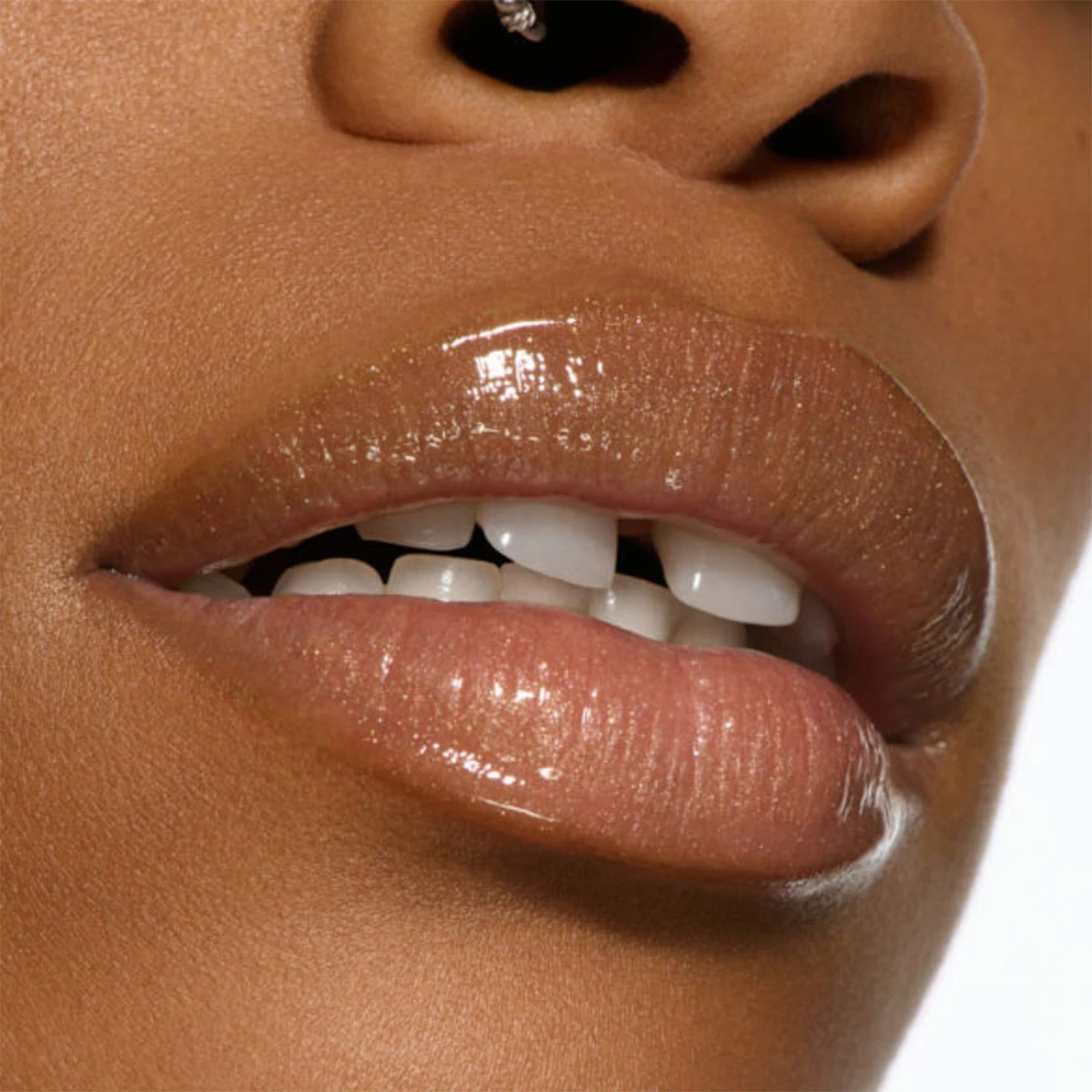 LABIAL MAC LIPGLASS AIR NON STICKY GLOSS SO GOLDEN - 4