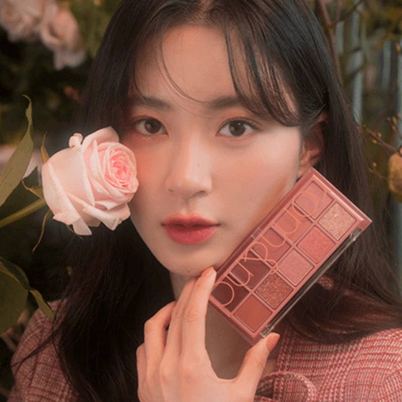 PALETA DE SOMRAS ROM&ND BETTER THAN PALETTE 03 ROSEBUD GARDEN - 2
