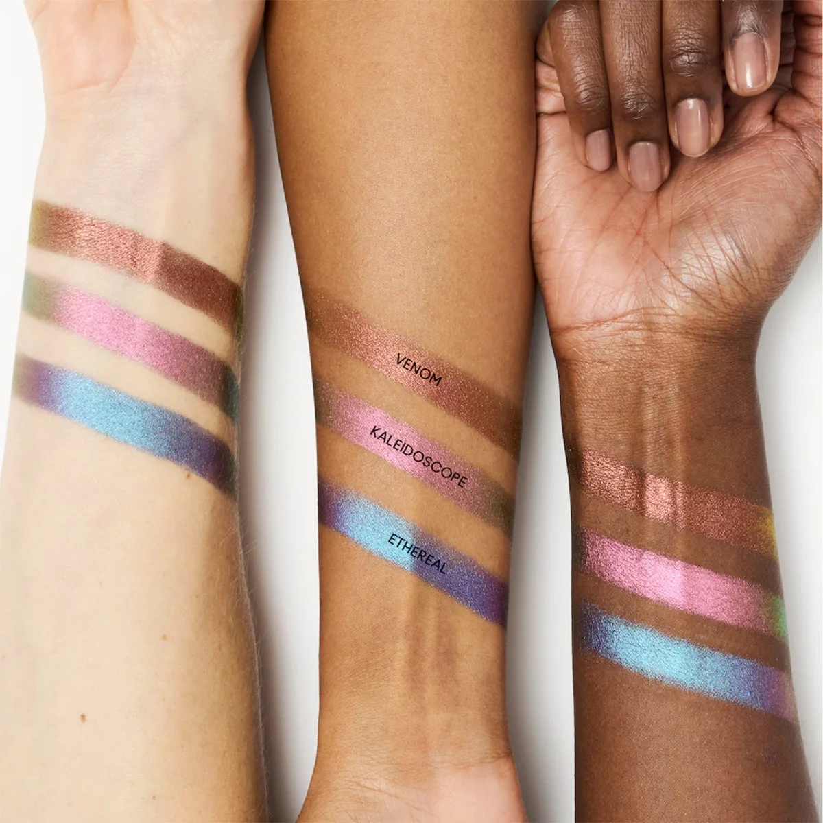 SOMBRA DE OJOS MAC CHROME TONO ETHEREAL - 5