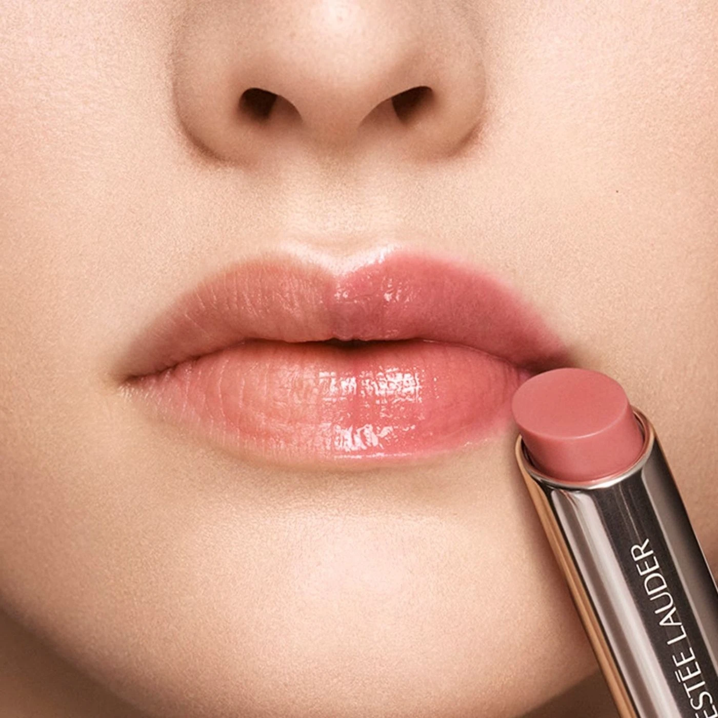 BÁLSAMO ESTÉE LAUDER FUTURIST HYDRAPLUMP TINTED TONO ROSEWOOD - 3