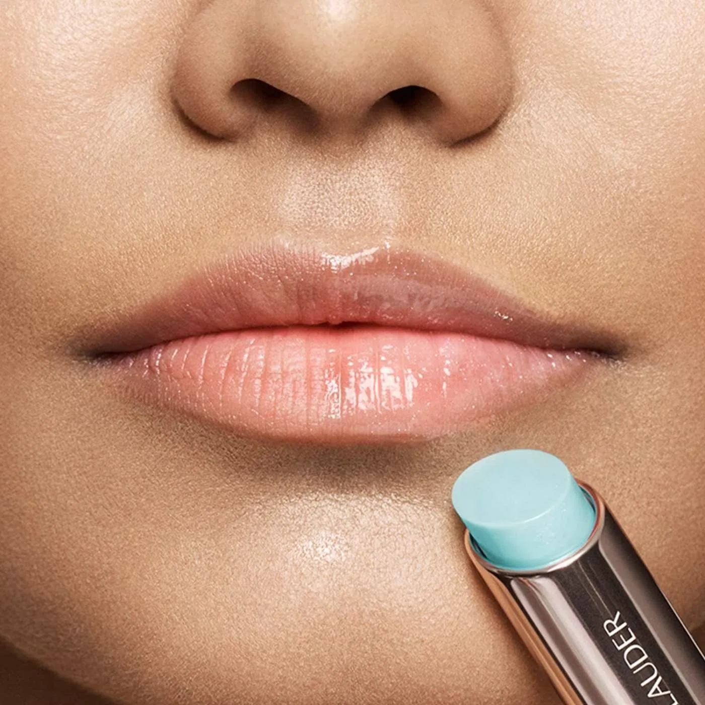 BÁLSAMO ESTÉE LAUDER FUTURIST HYDRAPLUMP TINTED TONO UNIVERSAL - 3