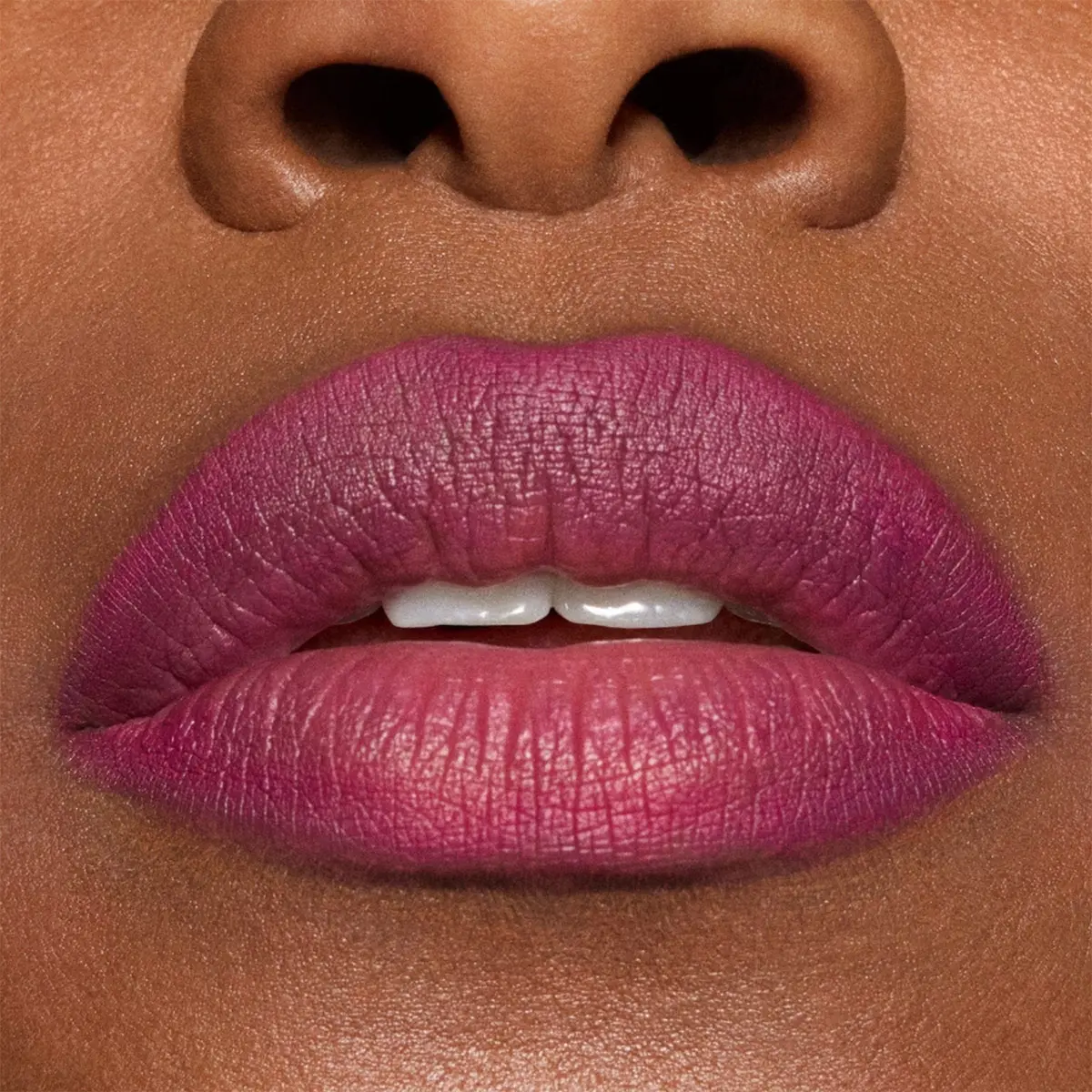 DELINEADOR DE LABIOS NIGHTINGALE MAC - 5