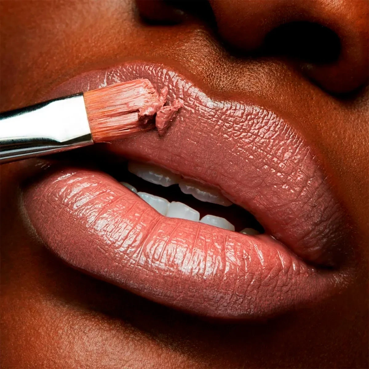 LABIAL MAC LUSTERGLASS SHEER SHINE HUG ME - 7