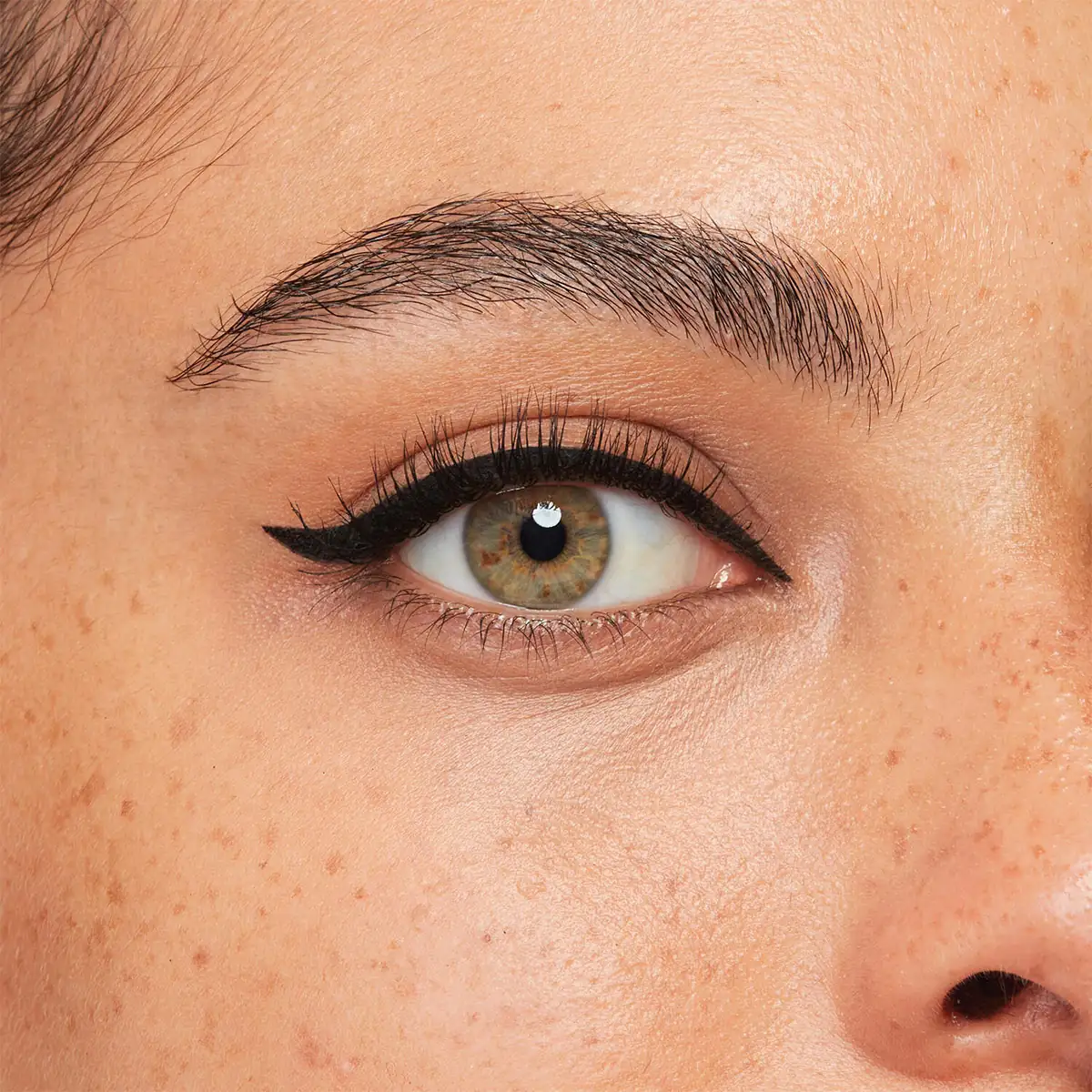 DELINEADOR DE OJOS COVERGIRL PERFECT POINT PLUS INK MATTE JET BLACK 275 - 4