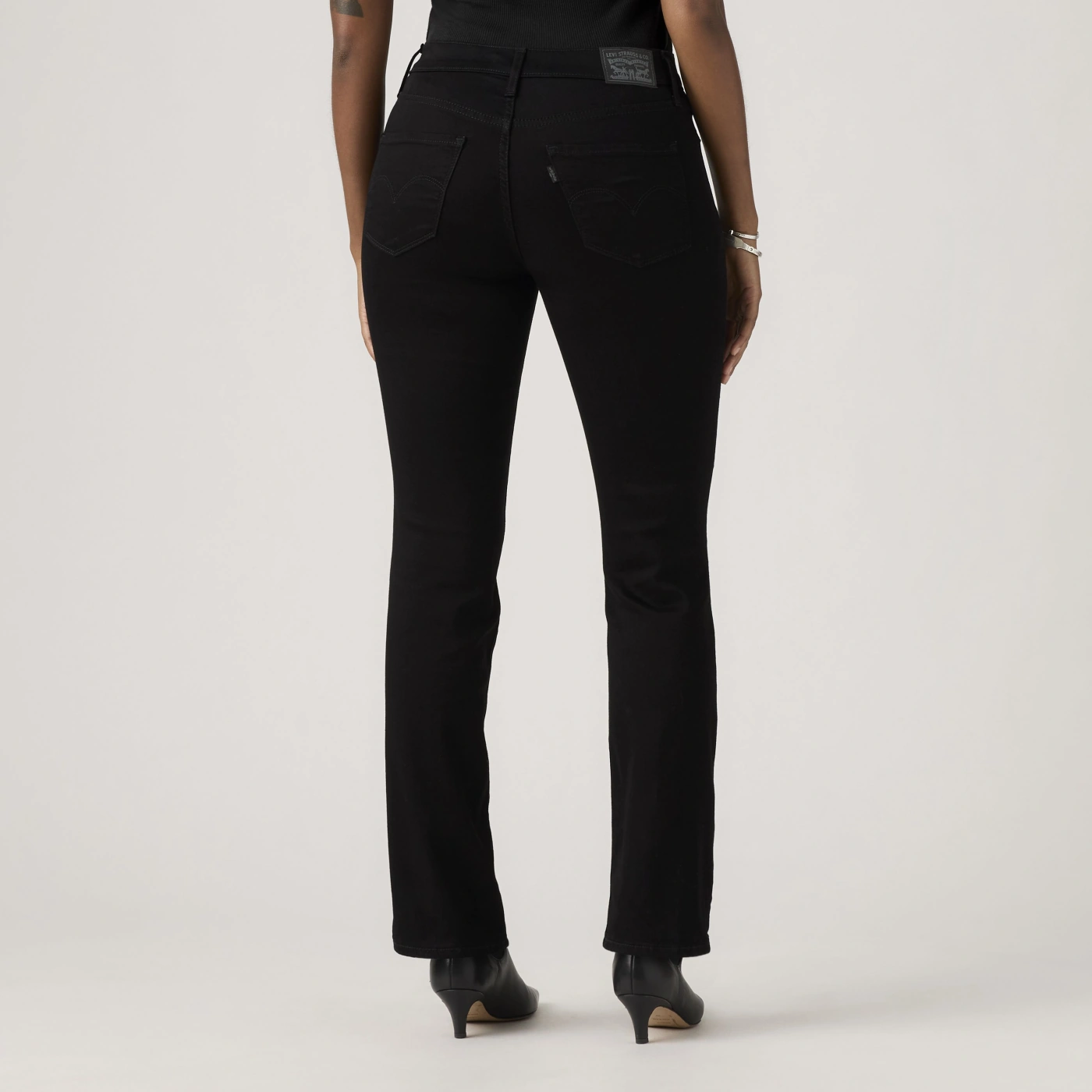 JEANS MUJER LEVI'S NEGRO 314 SHAPING STRAIGHT - 4
