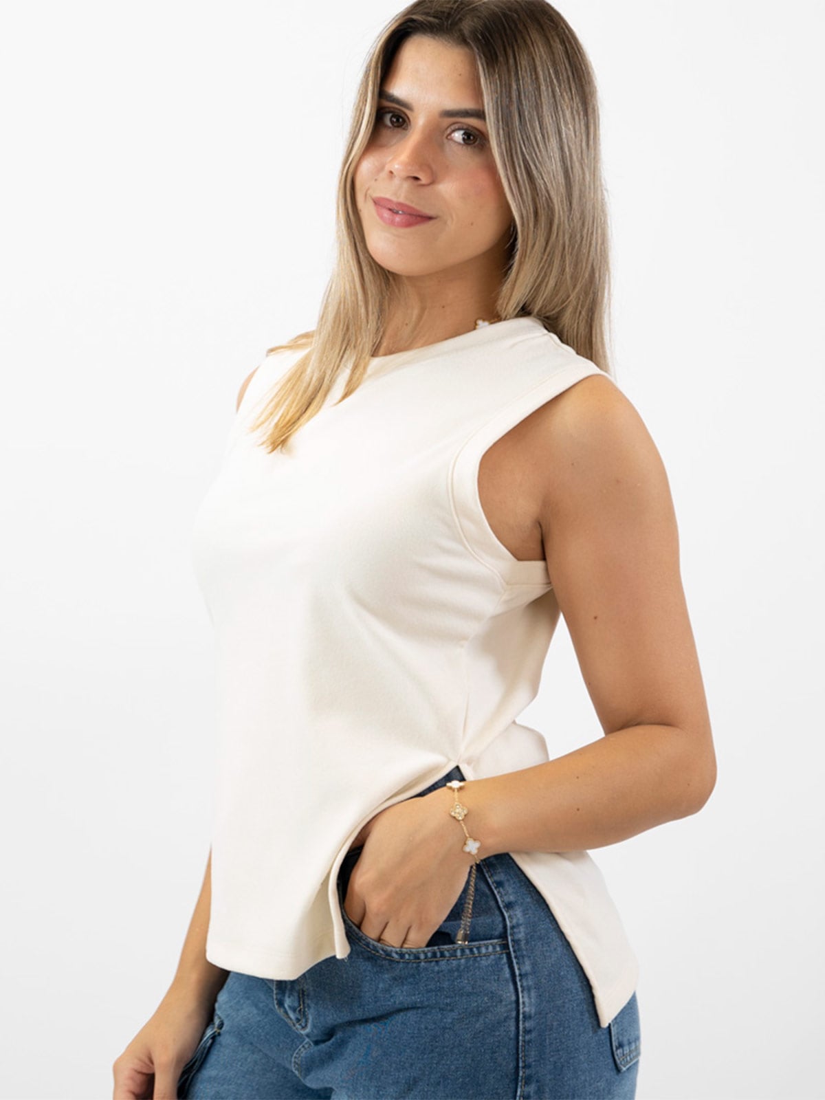 CHOMPA SIN MANGAS MUJER BLACKOUT SARA - 3