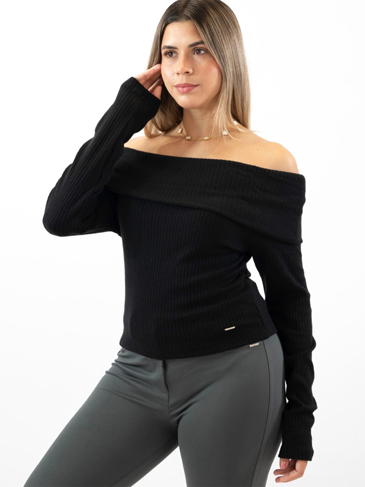 CHOMPA MUJER BLACKOUT NATI - 2