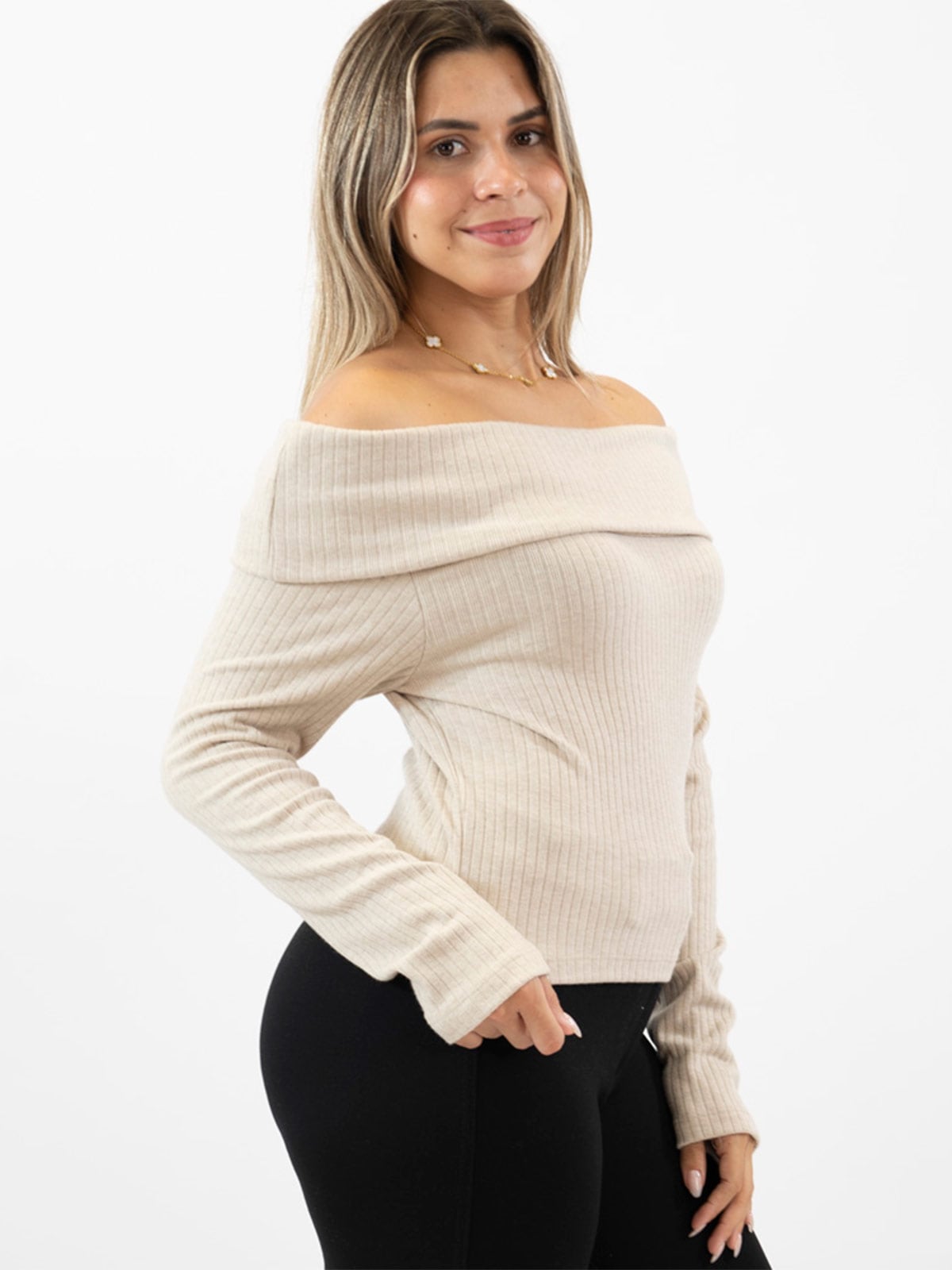 CHOMPA MUJER BLACKOUT NATI - 2