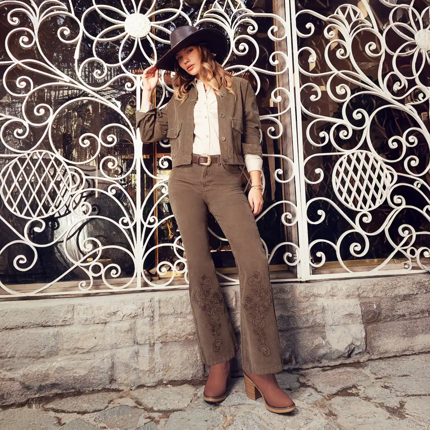 PANTALÓN FLARE MUJER KANSAS DAKOTA - 1