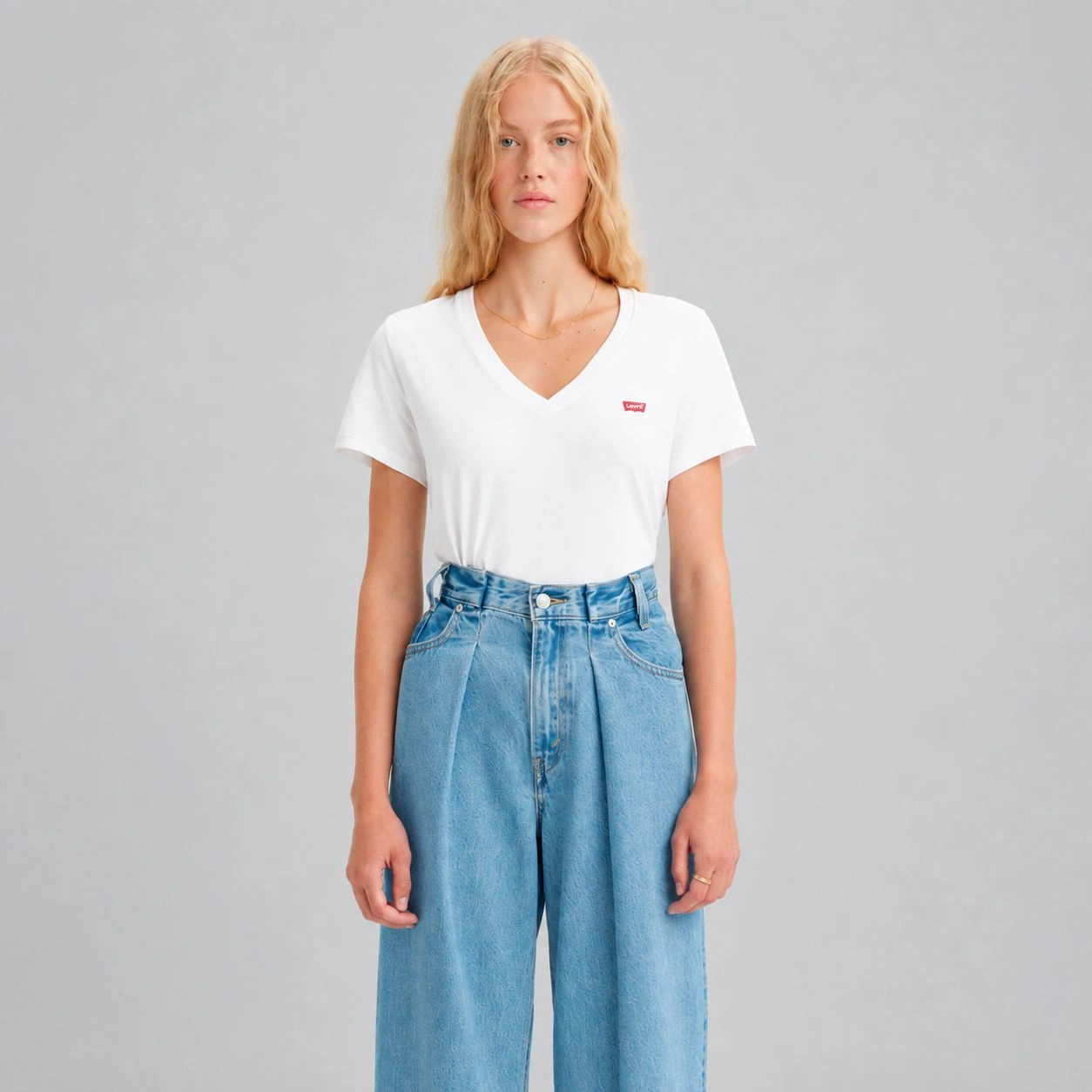 POLO ALGODÓN MUJER LEVI'S CUELLO EN V - 1