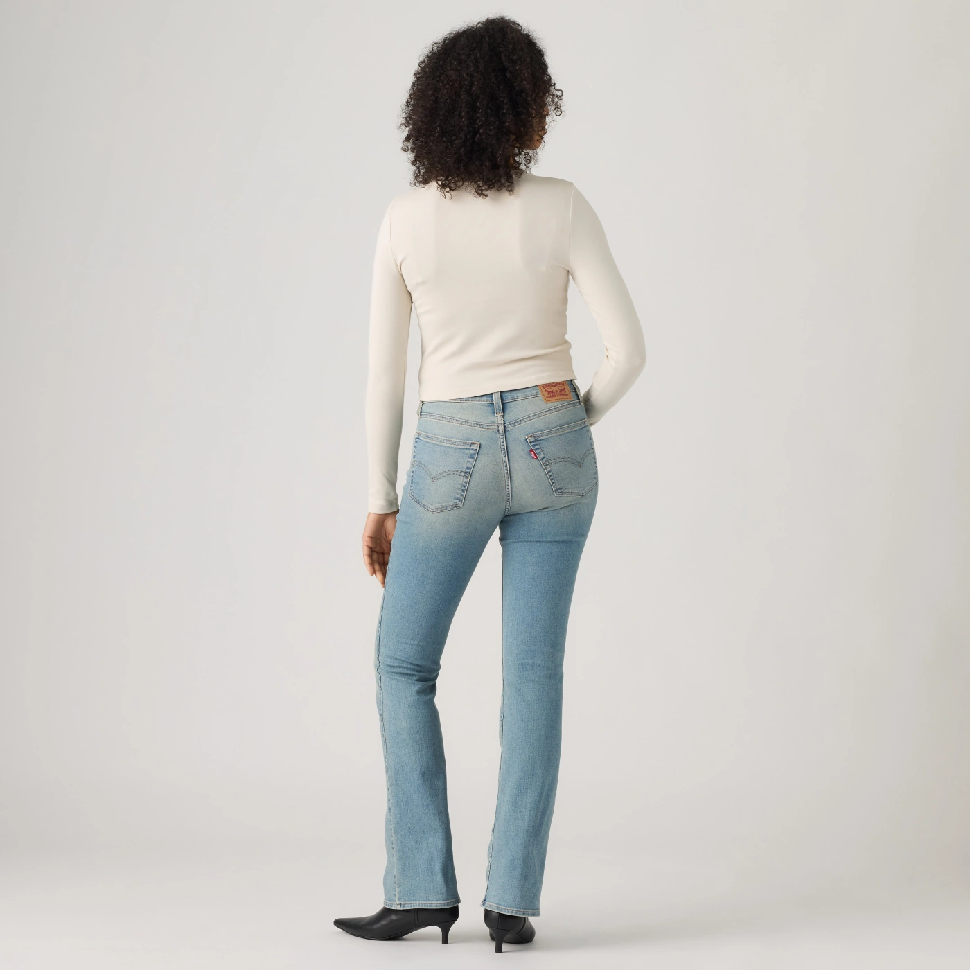 JEAN HIGH RISE BOOTCUT MUJER LEVIS 725 GOOD FIND - 2