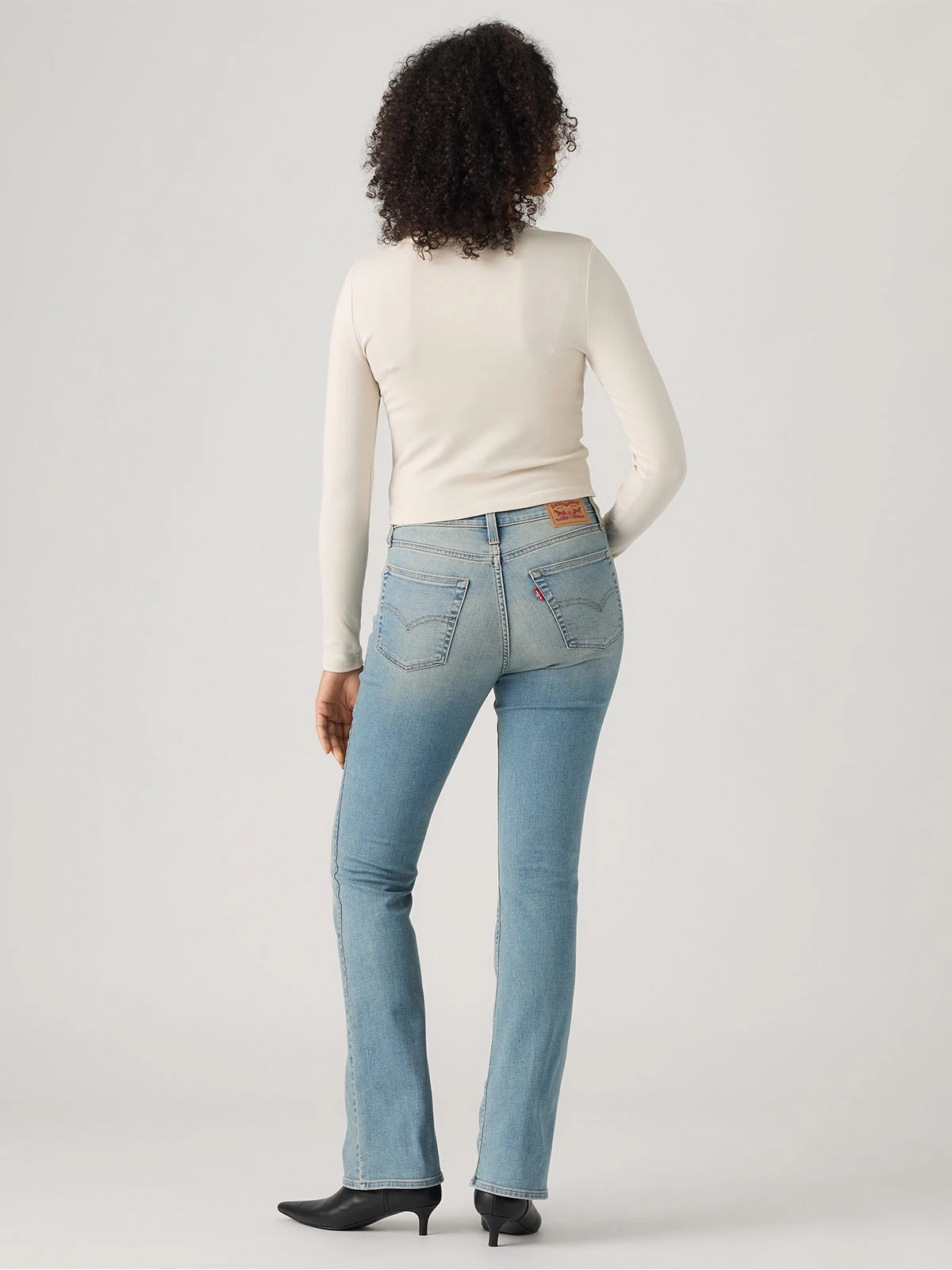 JEAN HIGH RISE BOOTCUT MUJER LEVIS 725 GOOD FIND - 2